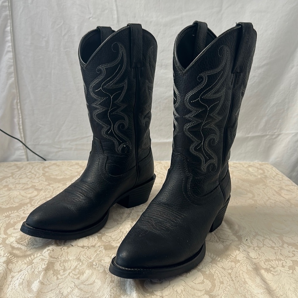 Justin unisex, cowboy boots 8.5D